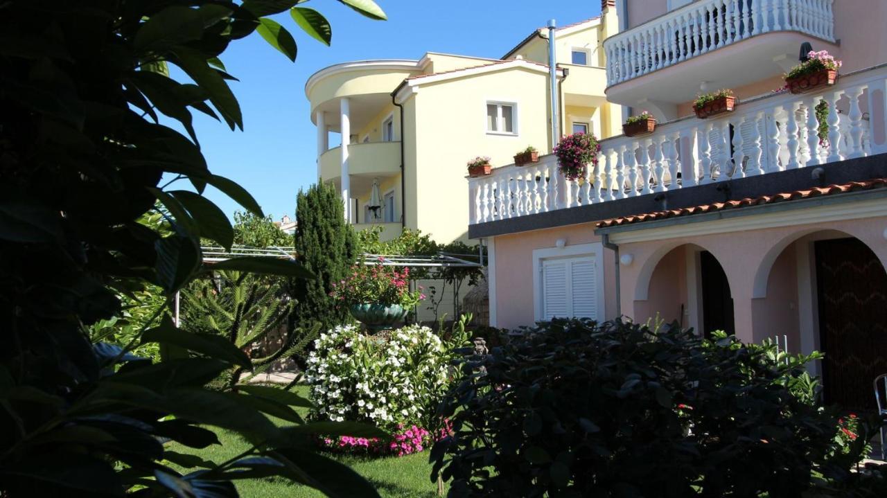 Apartments Ravlic Malinska Extérieur photo