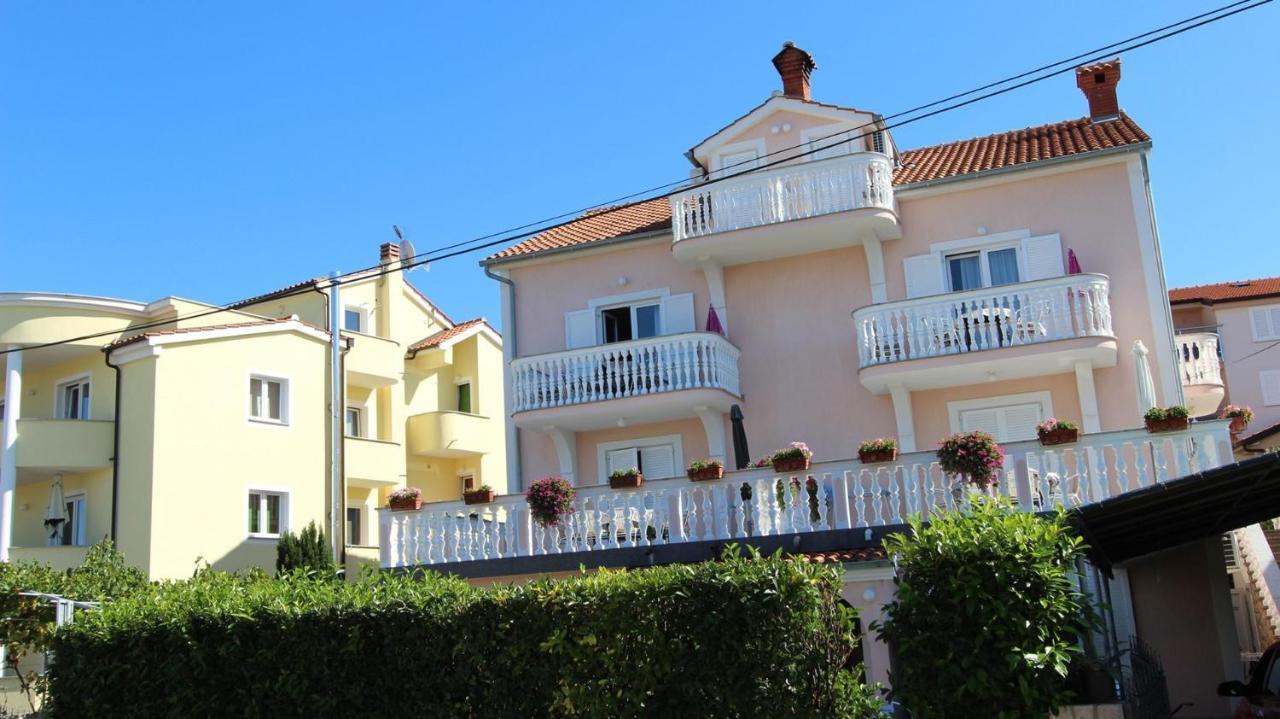 Apartments Ravlic Malinska Extérieur photo