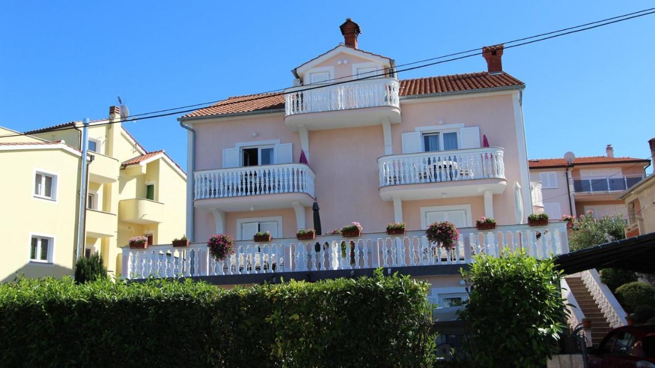 Apartments Ravlic Malinska Extérieur photo