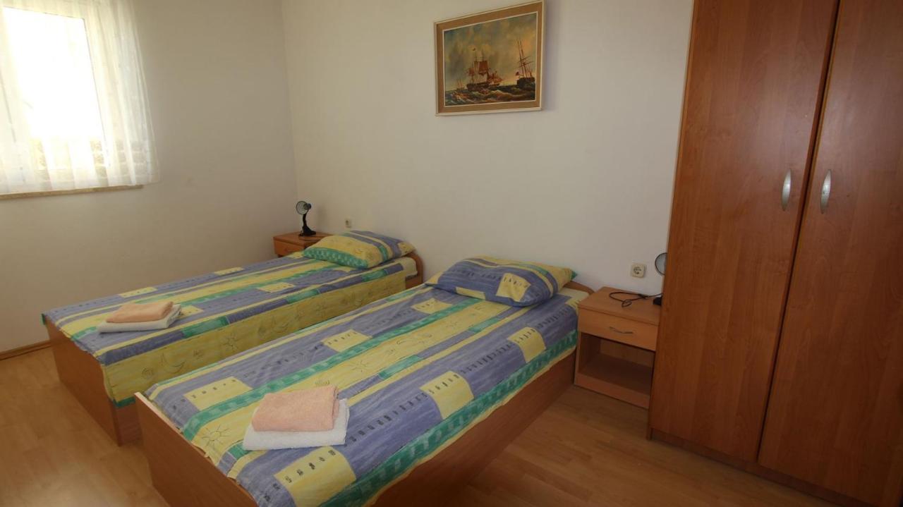 Apartments Ravlic Malinska Extérieur photo