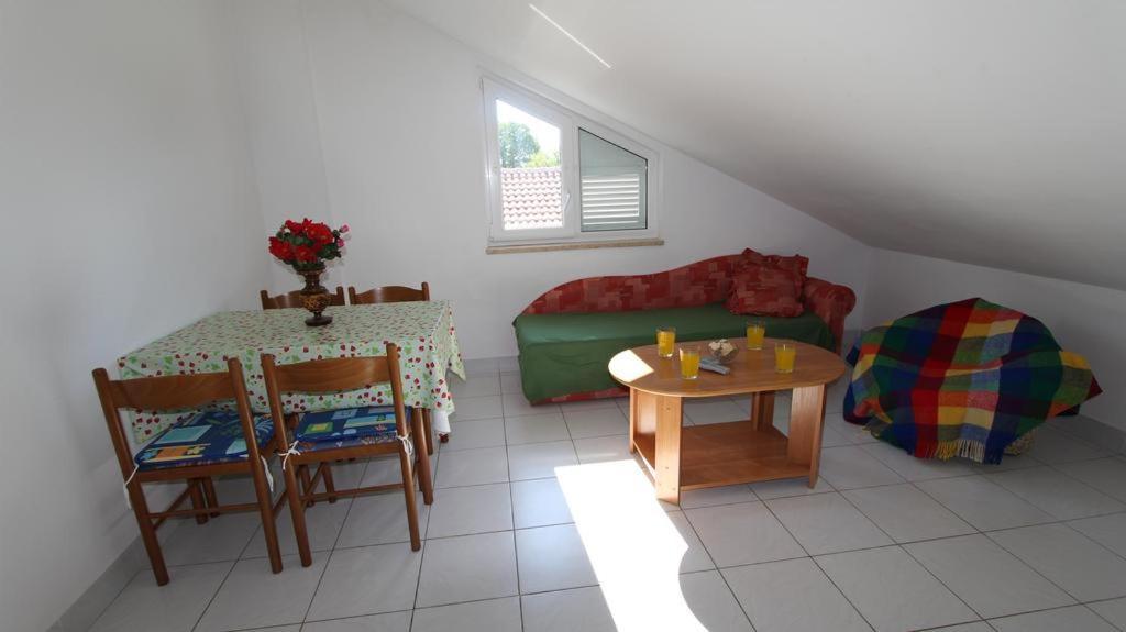 Apartments Ravlic Malinska Extérieur photo