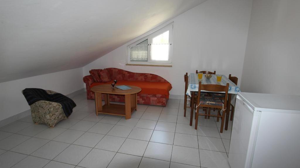 Apartments Ravlic Malinska Extérieur photo